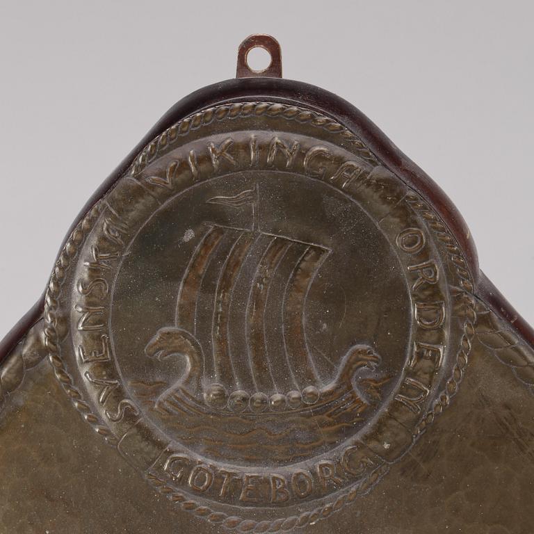 BAROMETER, koppar, Svenska Vikingaorden Göteborg 1922.