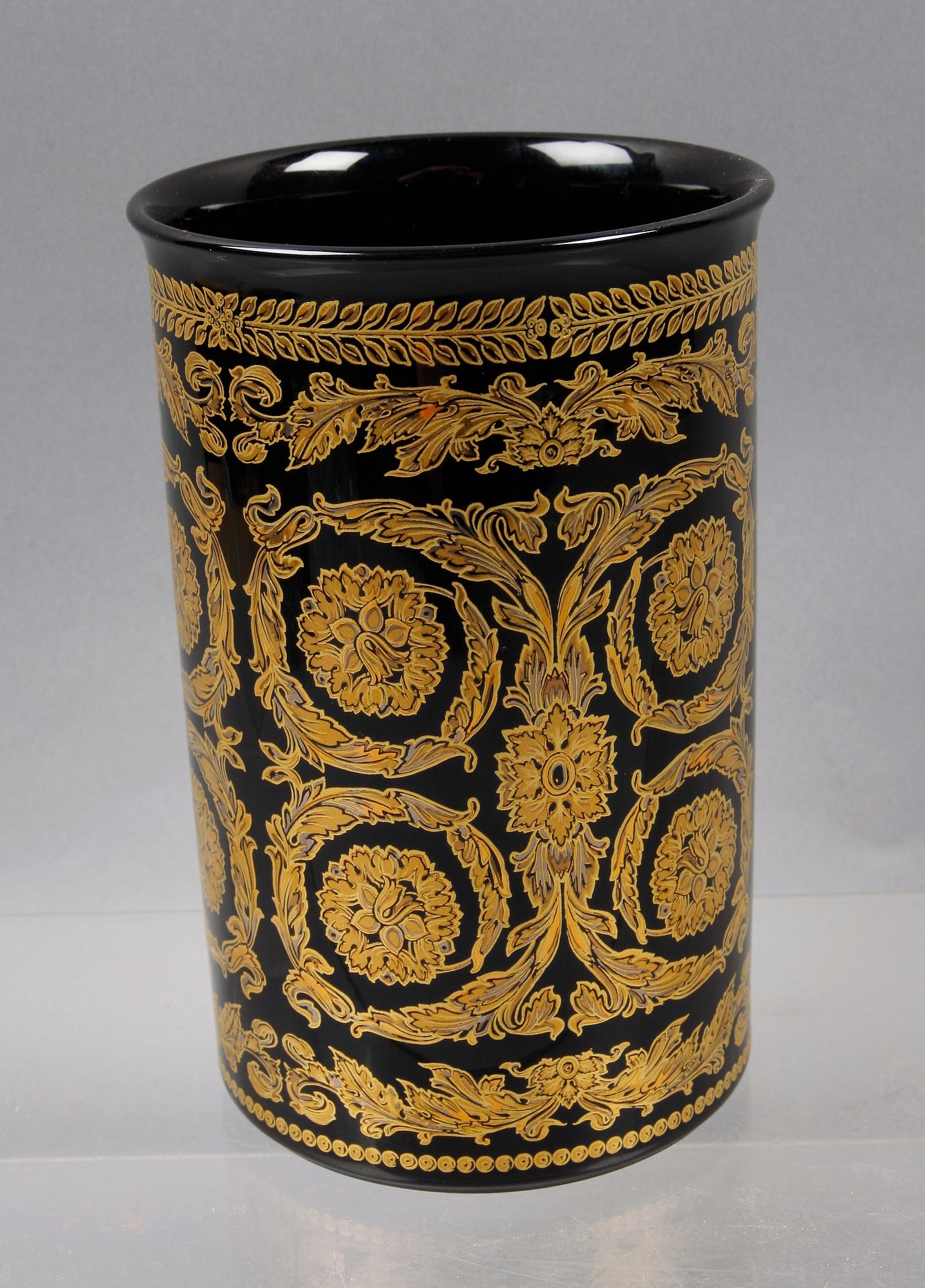 VAS, porslin. Versace för Rosenthal.