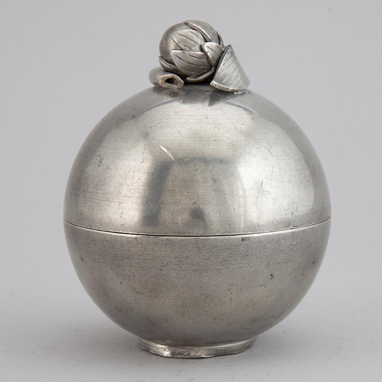 Estrid Ericson, a pewter box, Firma Svenskt tenn, 1930.