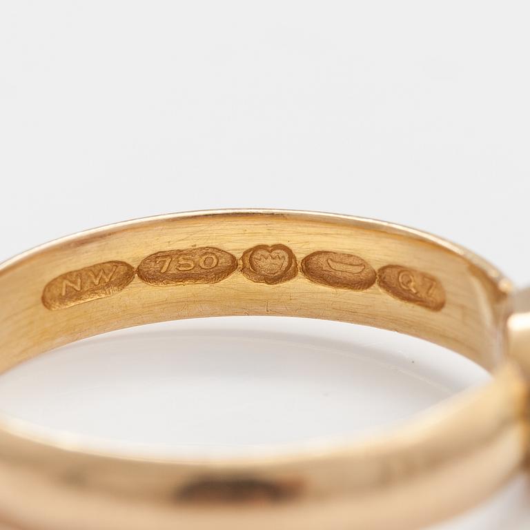 RING, 18K guld, granat. Westerback, Helsingfors 1969.