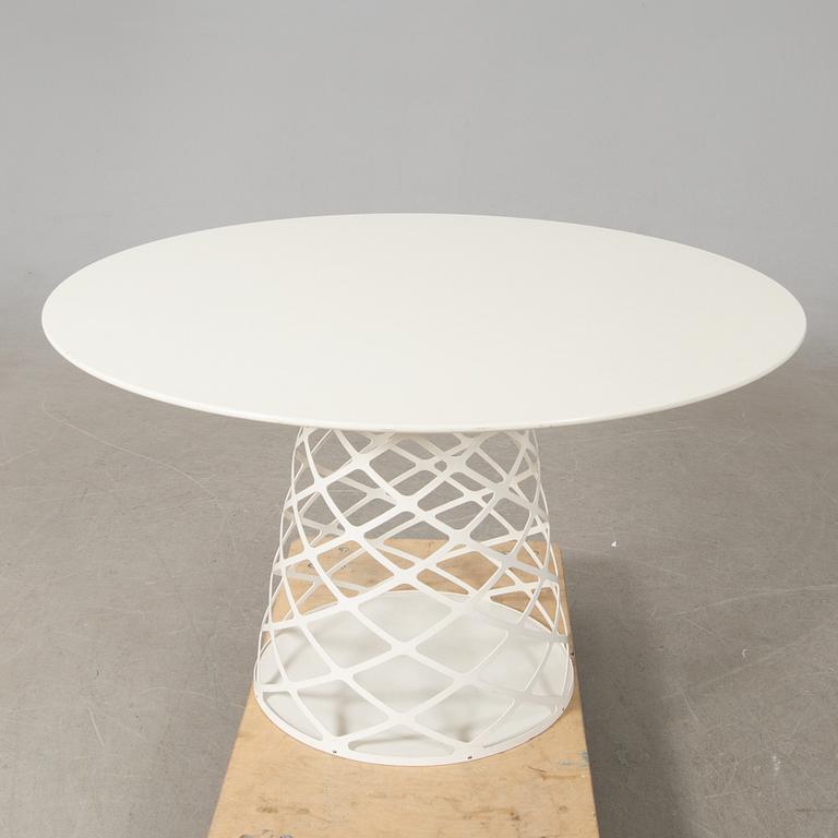 Paul Leroy matbord "Aoyama" för Gubi Danmark modern tillverkning.