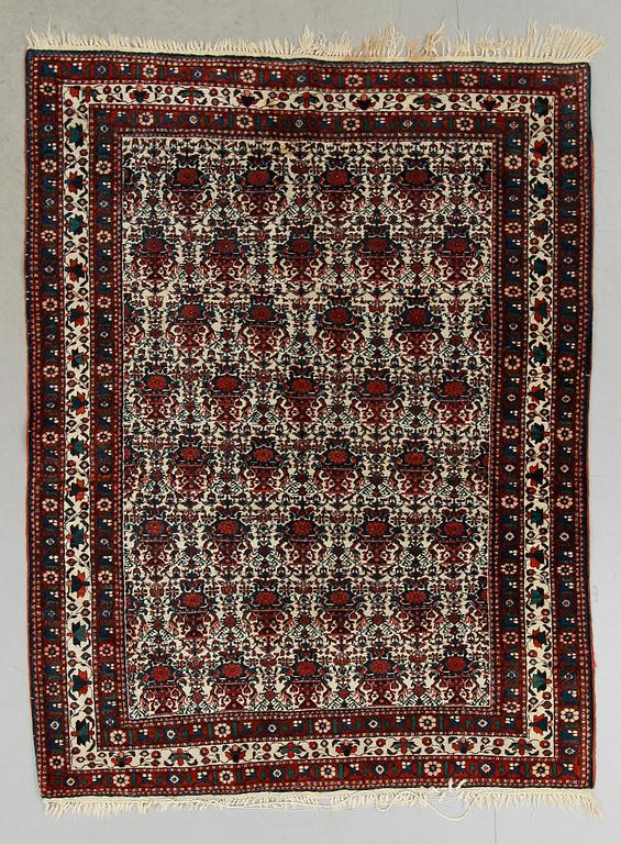 MATTA, orientalisk. Ca 200 x 154 cm.