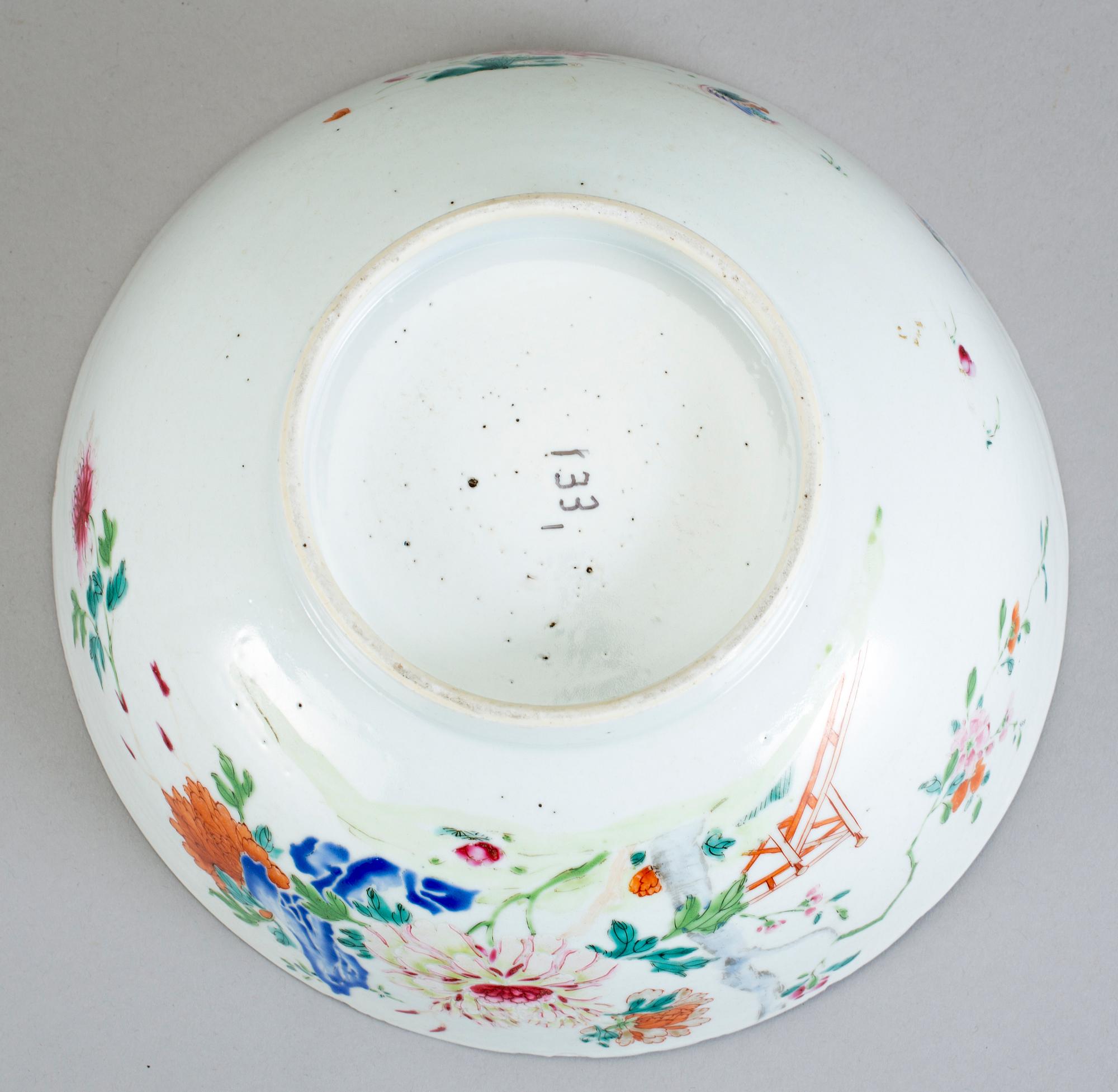 SKÅL, porslin, Kina, Qianlong (1736-95).