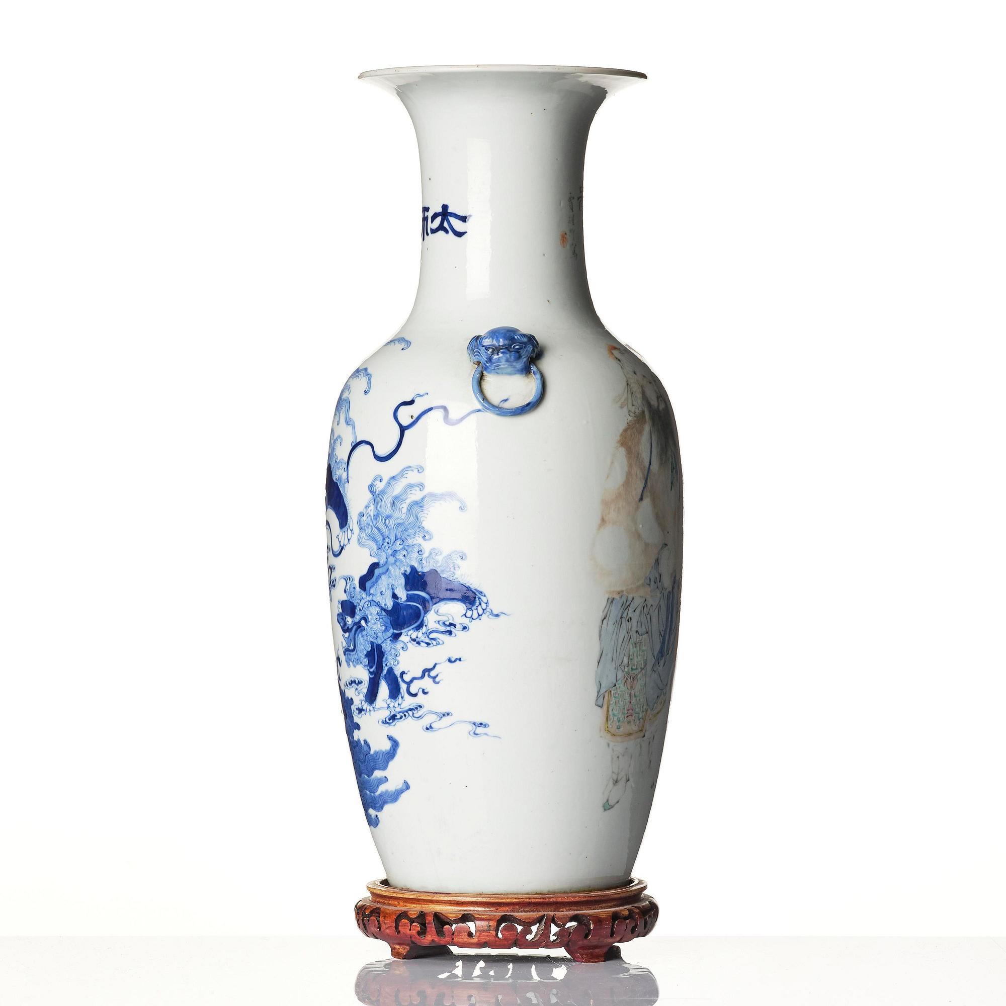 A blue and white an polychrome vase, late Qing dynasty.