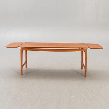 Peter Hvidt & Orla Mølgaard Nielsen,.