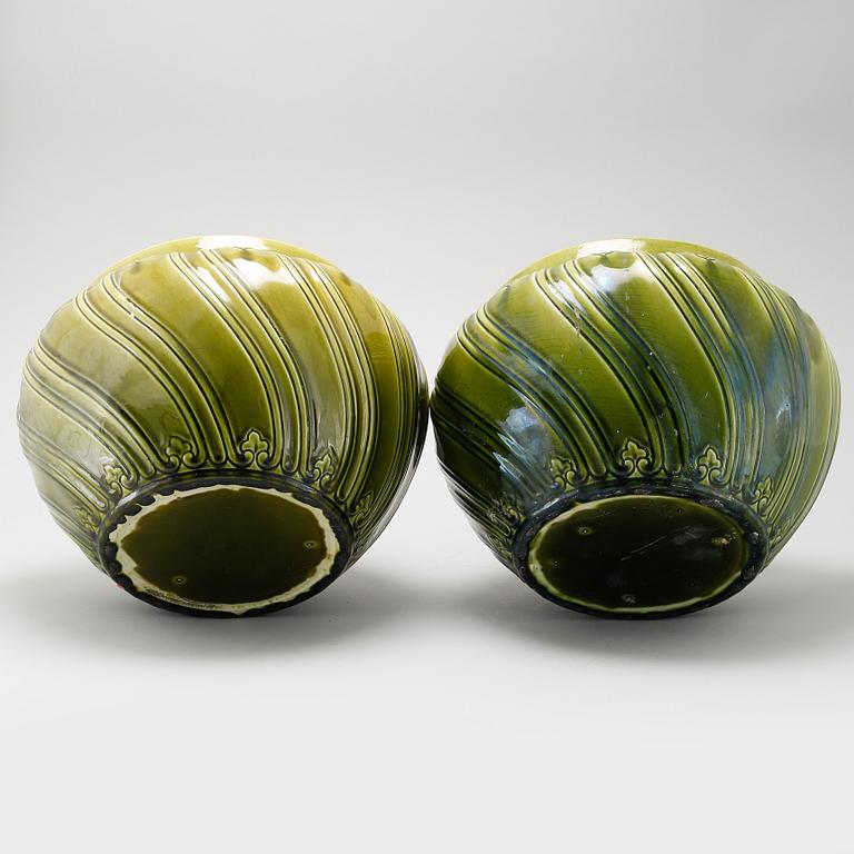 YTTERFODER, ett par, flintgods, 
Egersunds Fayancefabrik, sent 1800-tal.