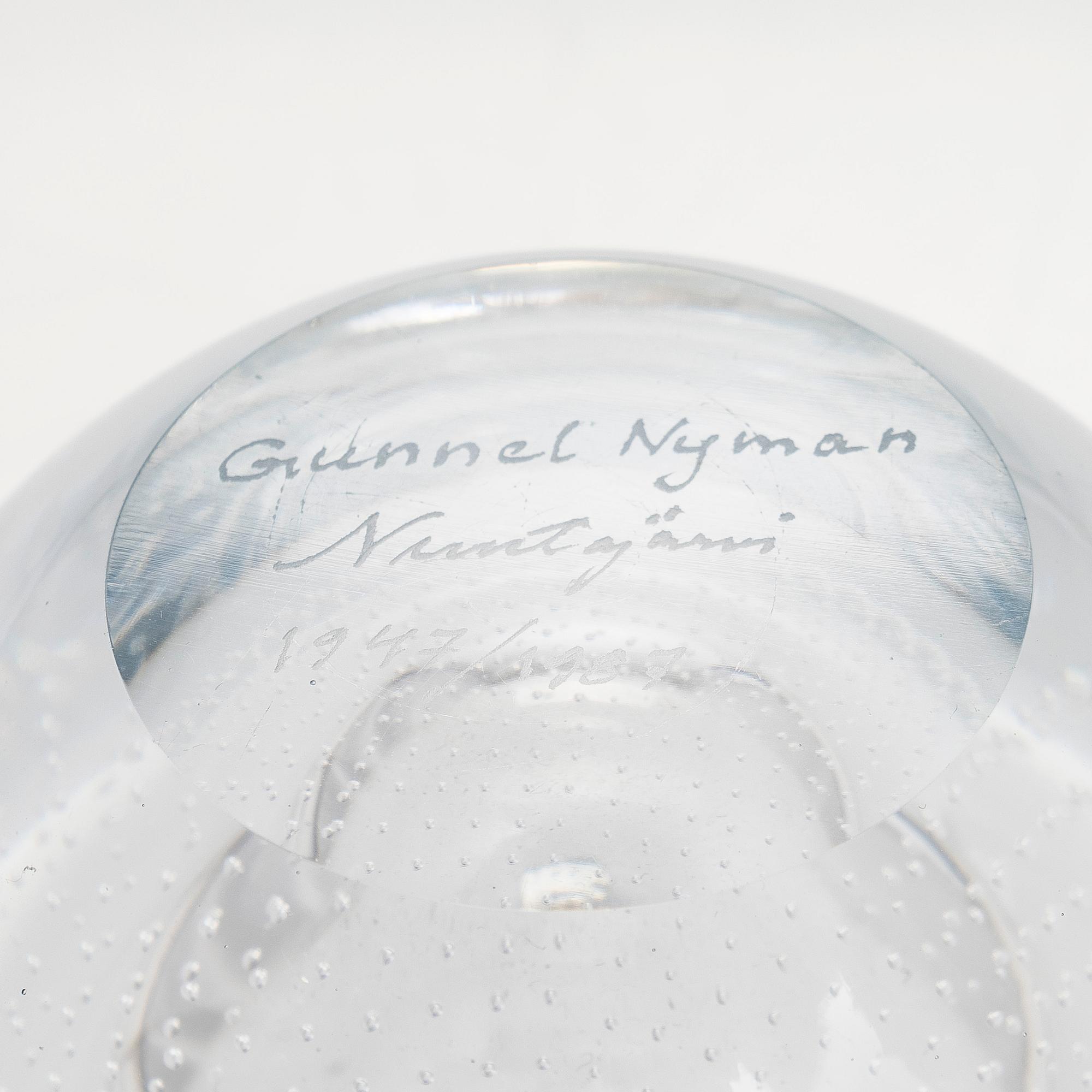 Gunnel Nyman, A glass vase, signed Gunnel Nyman Nuutajärvi 1947/1987.