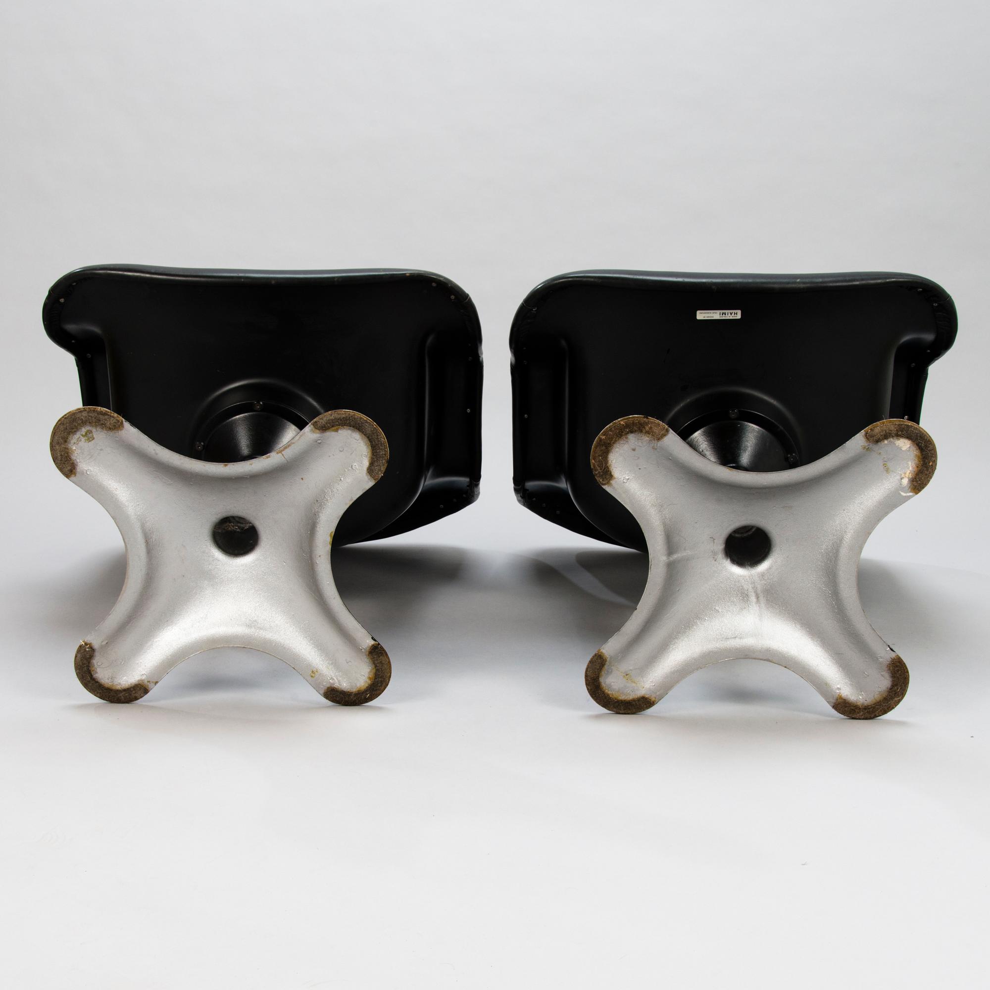 YRJÖ KUKKAPURO, a pair of late 1960's 'Junior' armchairs for Haimi.