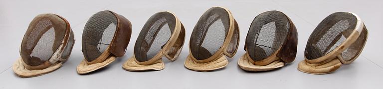 HJÄLMAR FÖR FÄKTNING, 6 st, 1900-tal.