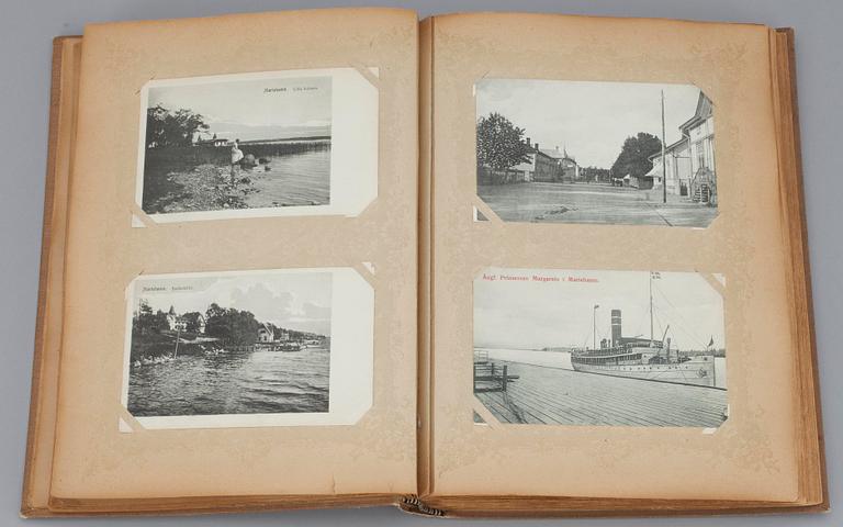 VYKORTSALBUM, ca 168 kort samt FOTOGRAFIER 10 st, motiv från Åland, 1900-talets början.