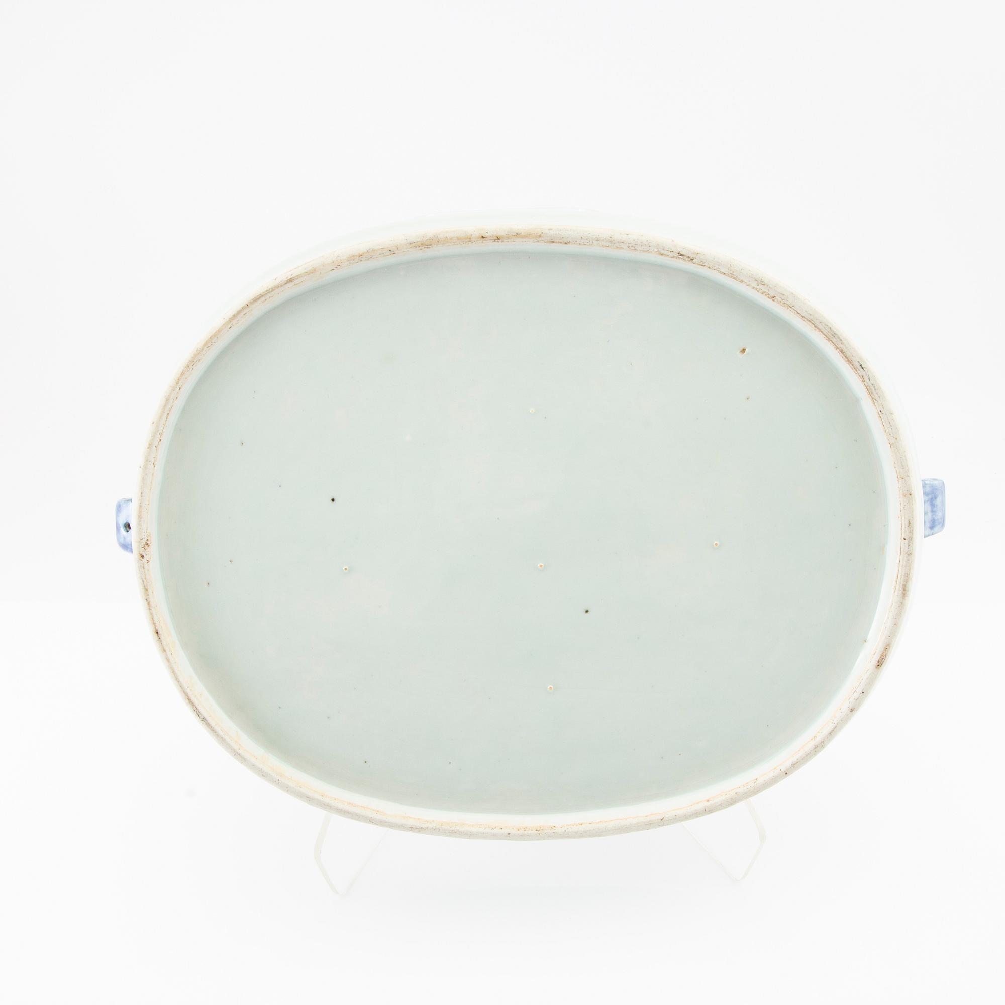 Heating dish China circa 1800 porcelain.