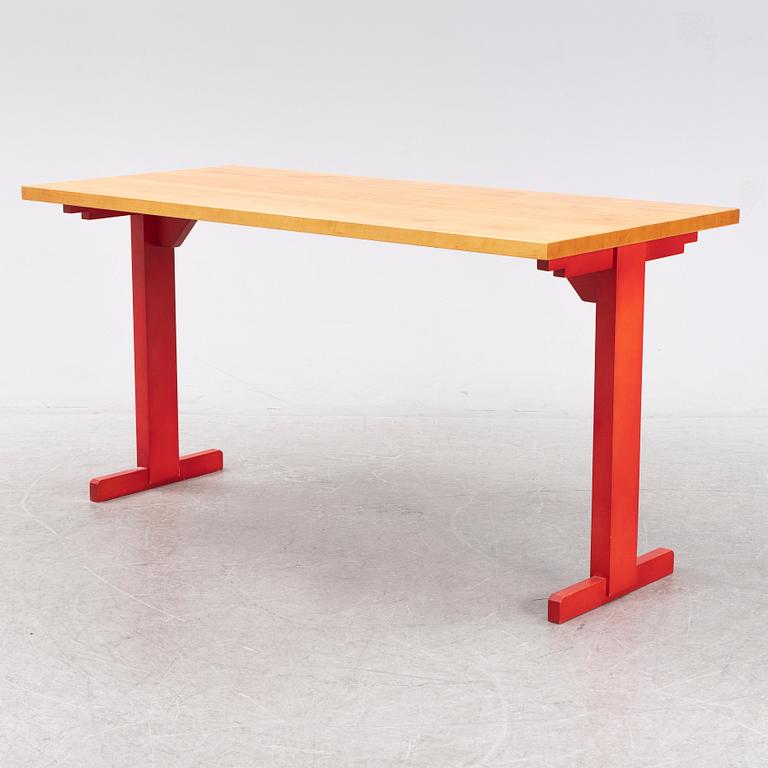 John Kandell, a 'Camilla' dining table, second half of the 20th century.