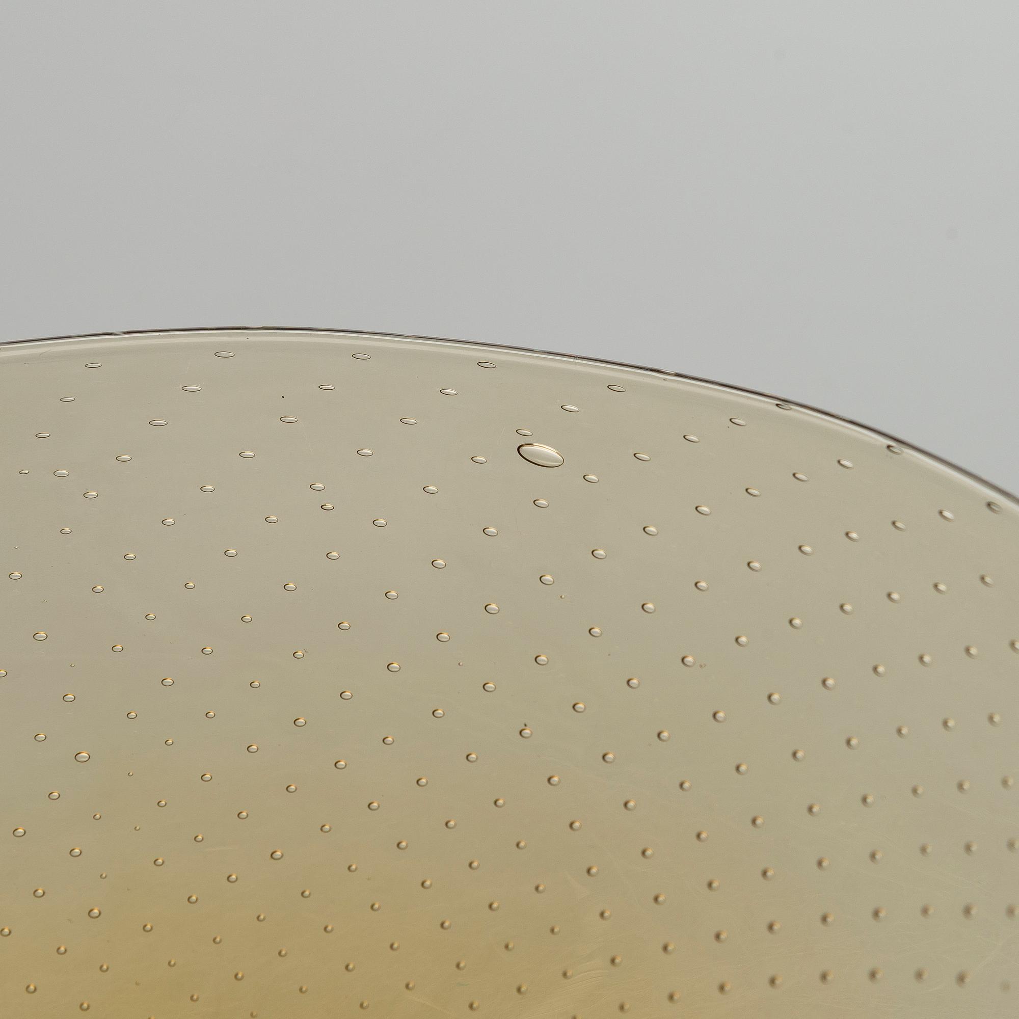 Gunnel Nyman, A glass bowl, model 'GN 11', signed G. Nyman Nuutajärvi Notsjö. Unclear dating.