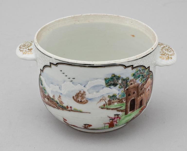 TALLRIKAR, ett par, samt skål, kompaniporslin. Qianlong (1736-1795).