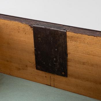 Chest of drawers, Louis XVI, France, latter half of the 18th century.