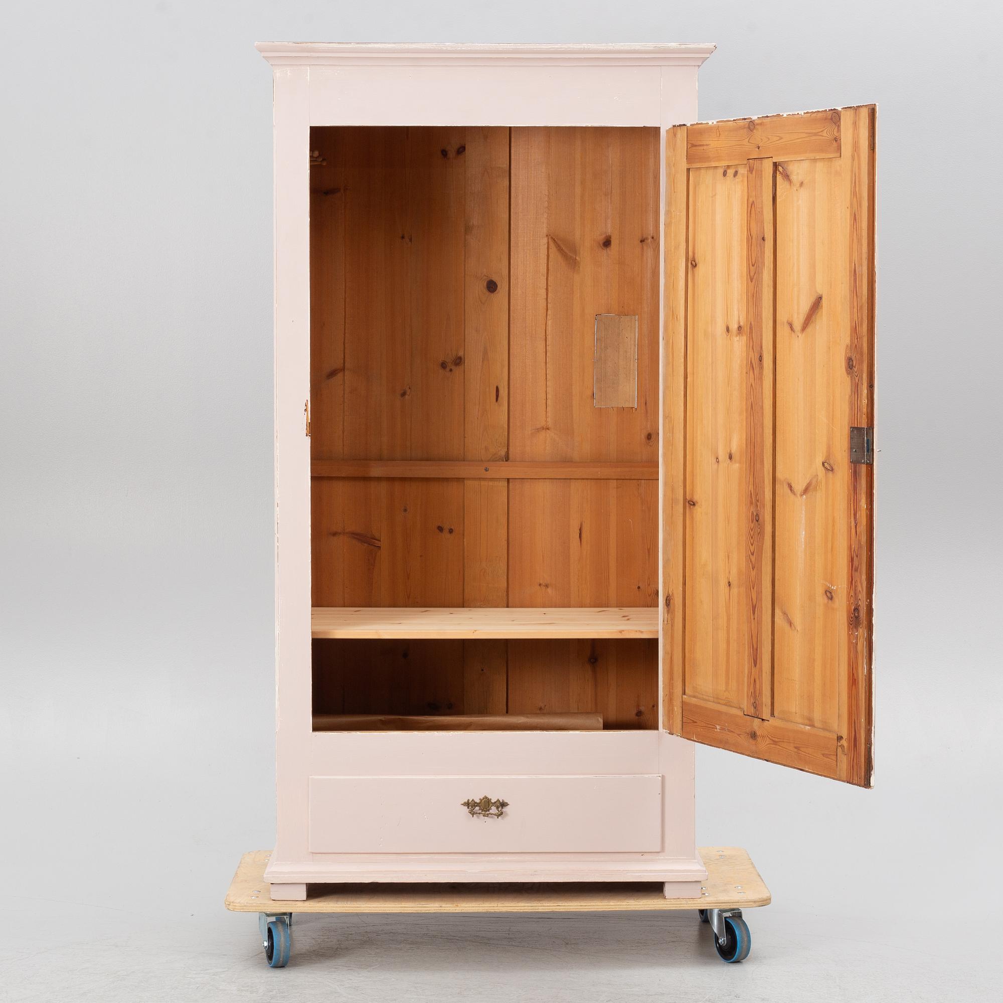 Skåp, 1800-talets slut.