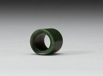 RING, jade. Qing dynastin.