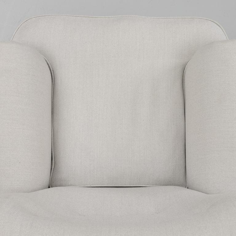 Josef Frank, a modell 568 armchair, Svenskt Tenn, 2023.