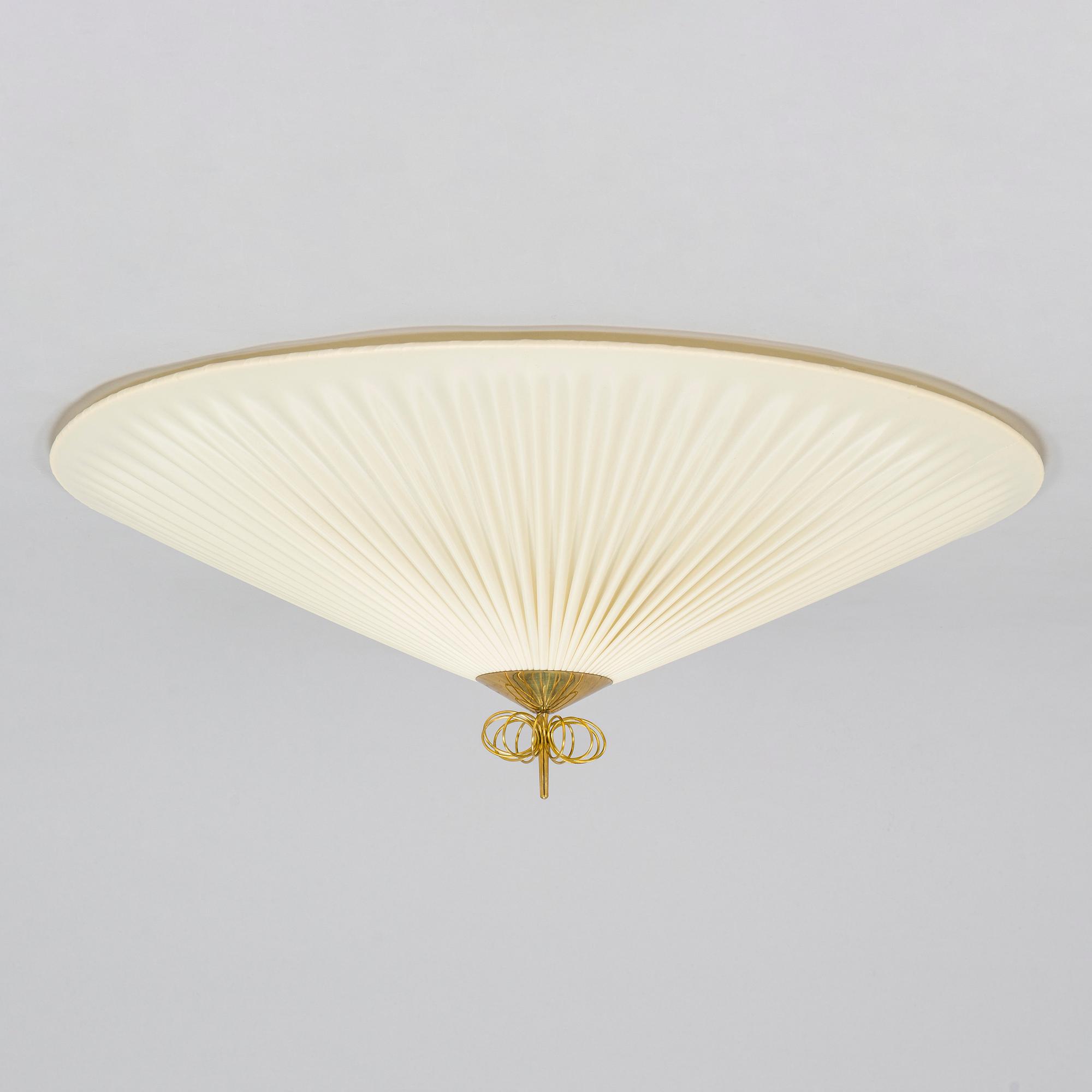Paavo Tynell, taklampa / takplafond, modell 1076 / 80220, Idman 1900-talets mitt.