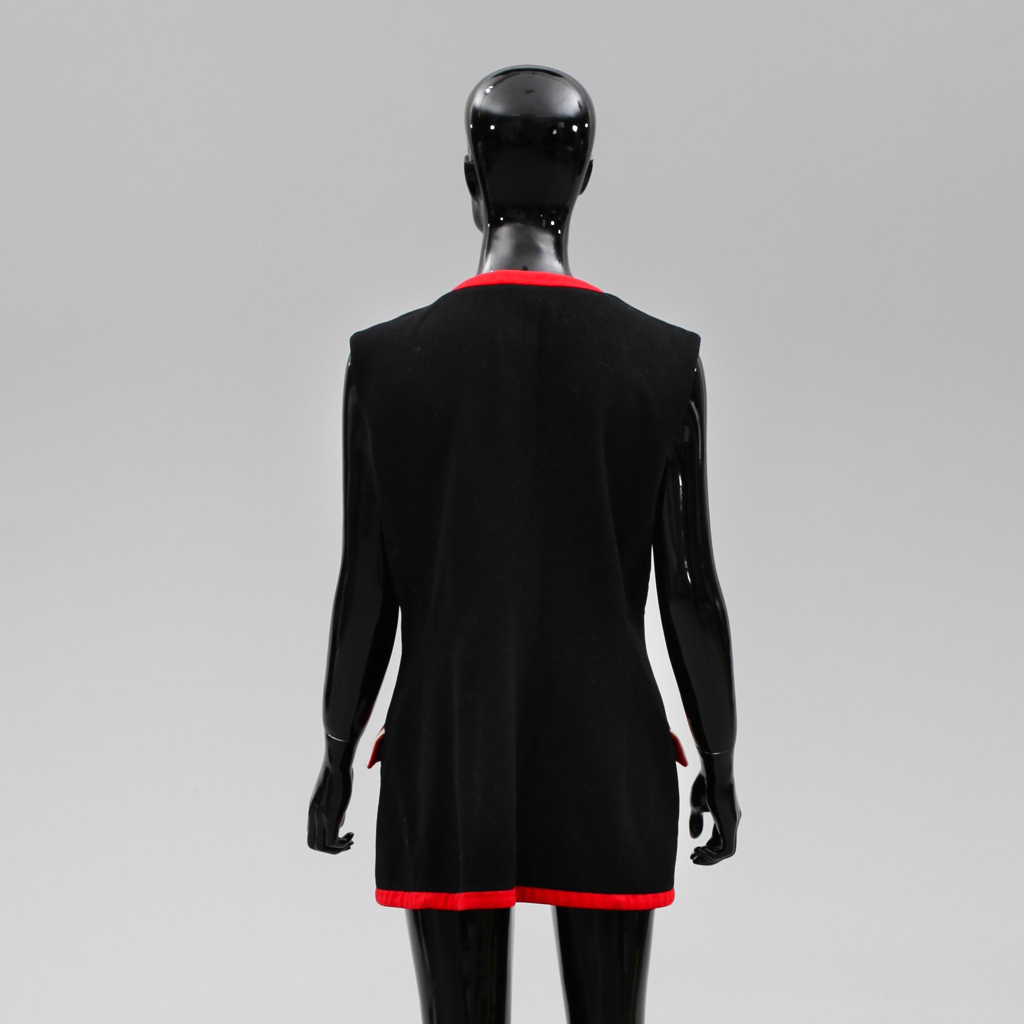 VÄST, Versace Jeans Couture.
