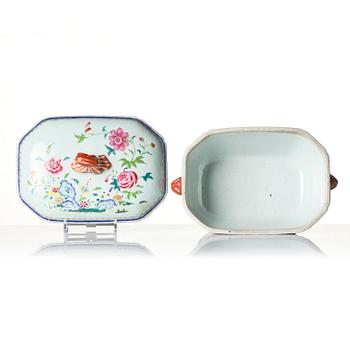 A famille rose tureen with cover and a serving dish, Qing dynasty, Qianlong (1736-95).