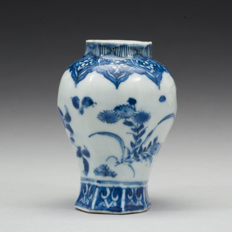 A small blue and white jar, Ming dynasty, 17th Century.