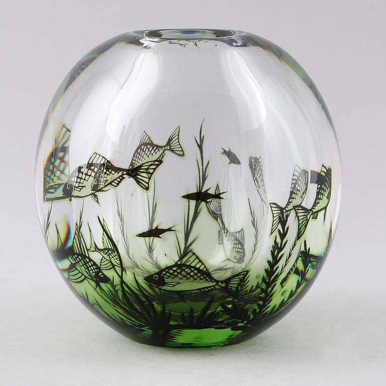 VAS, glas, Fiskgraal, Edward Hald, Orrefors, signerad.