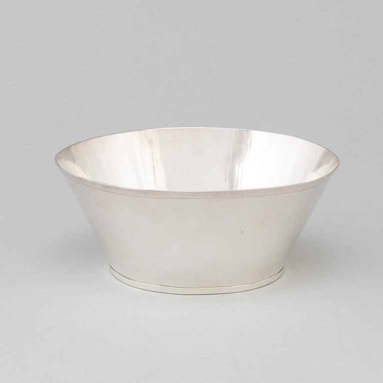 BIRGER HAGLUND, a sterling silver bowl, Stockholm, 1989.