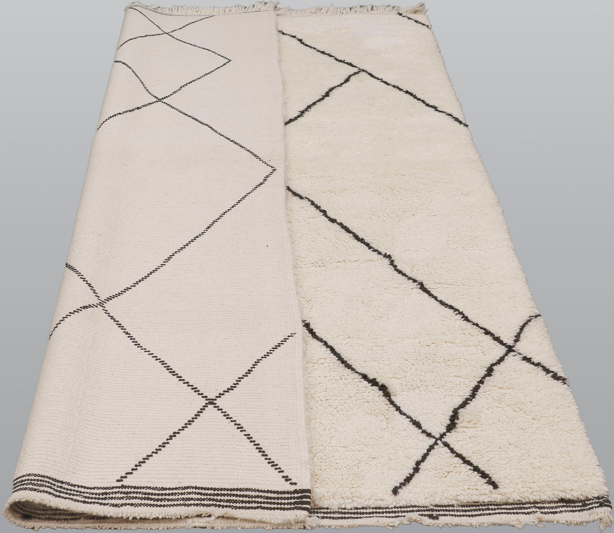 A Maroccan rug, ca 254 x 160 cm.