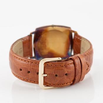 Universal Geneve, Golden Shadow, wristwatch, 32 x 32 mm.