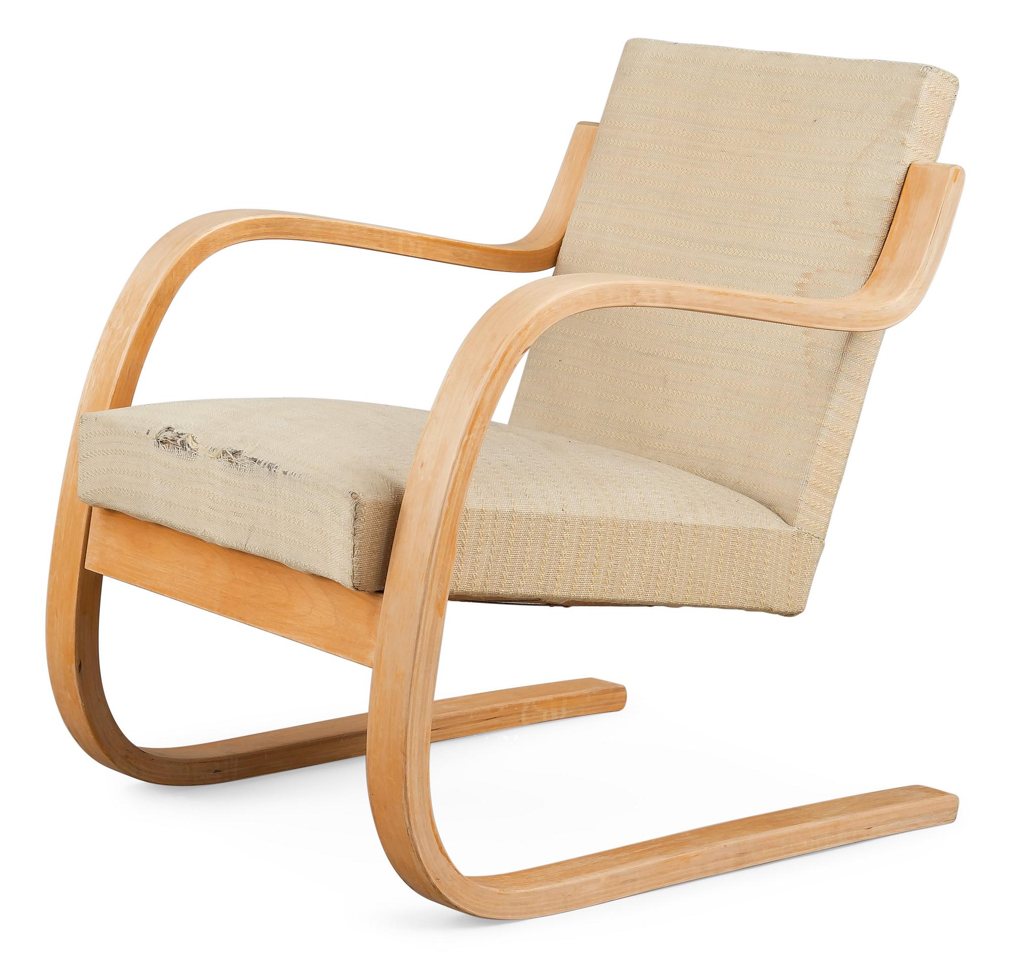 Alvar Aalto, AN ARMCHAIR NO 34.