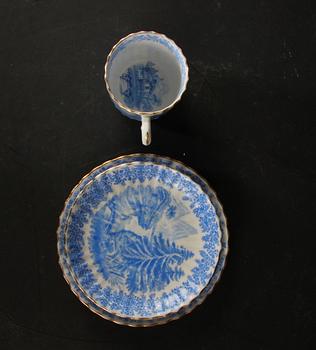 SERVISDELAR, ca 15 delar Rörstrand, 1800-tal. Fat medföljer.