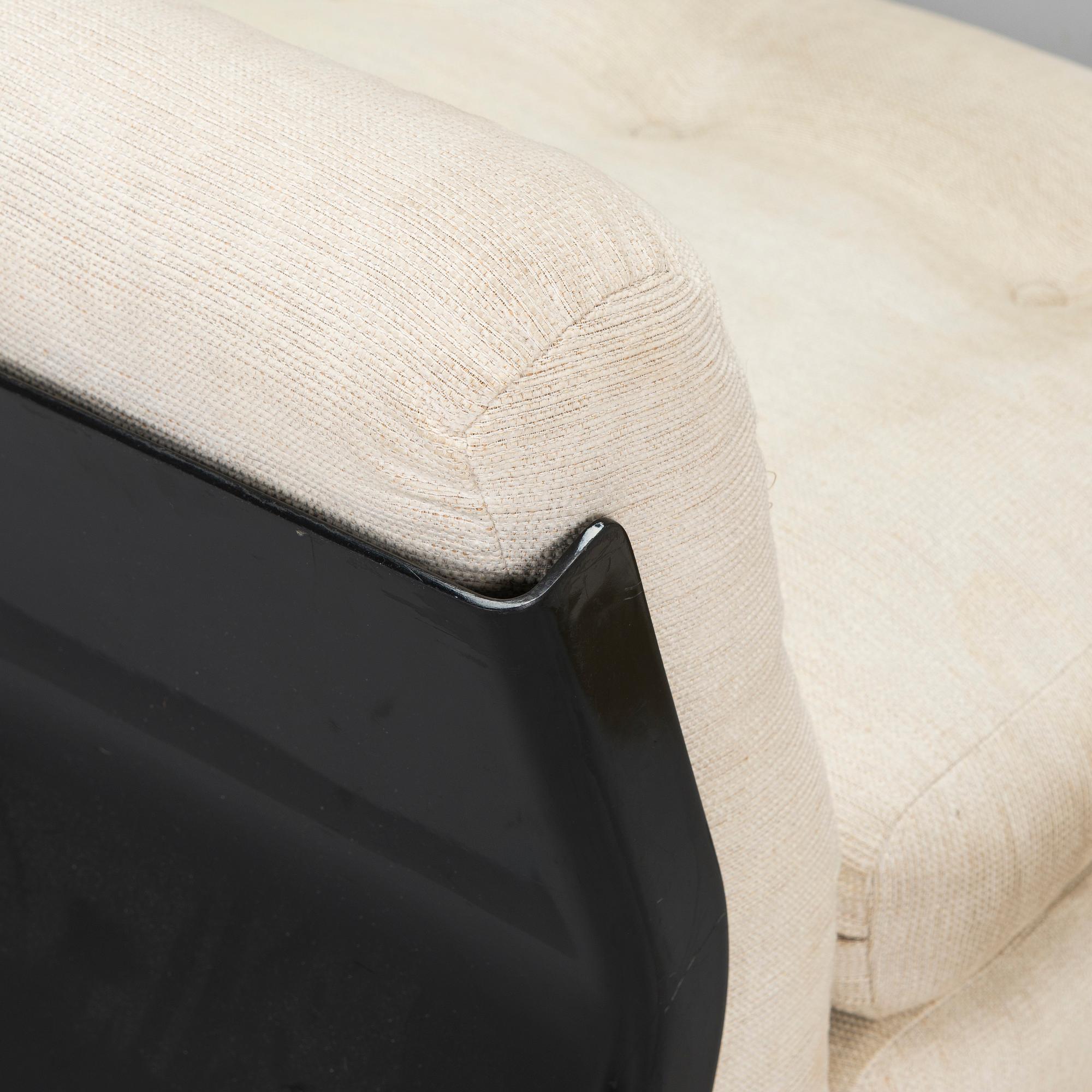 Mario Bellini, A pair of 'Amanta' armchairs for C&B Italia,  second half of the 20th century.