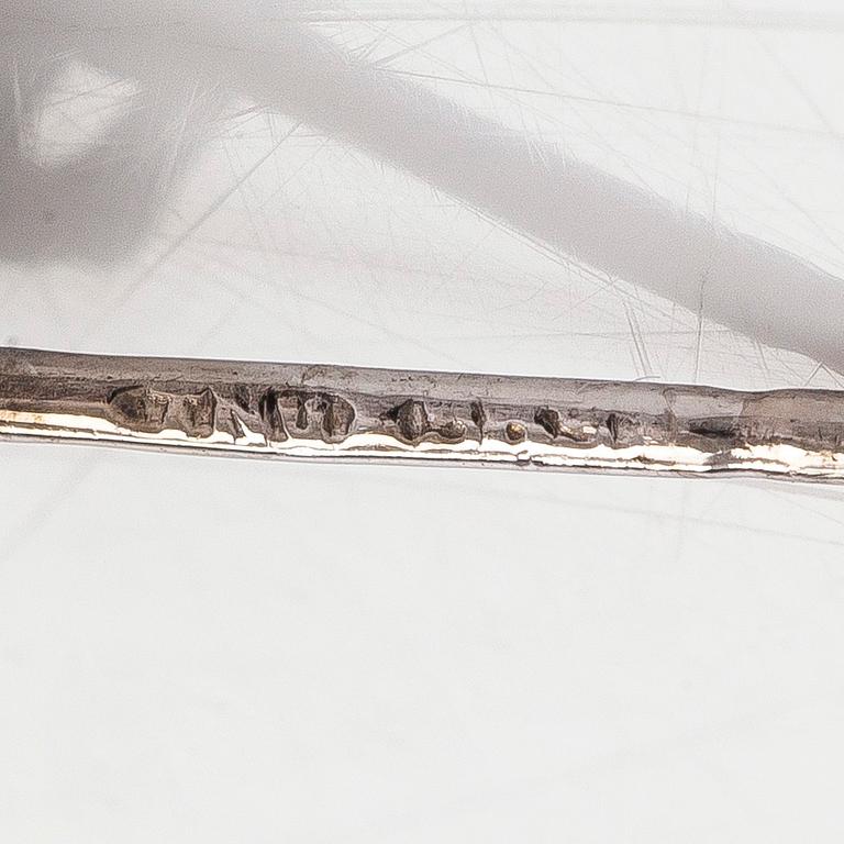 Örhängen, 14K vitguld med briljantslipade diamanter. Medföljande HRD sertifikat.