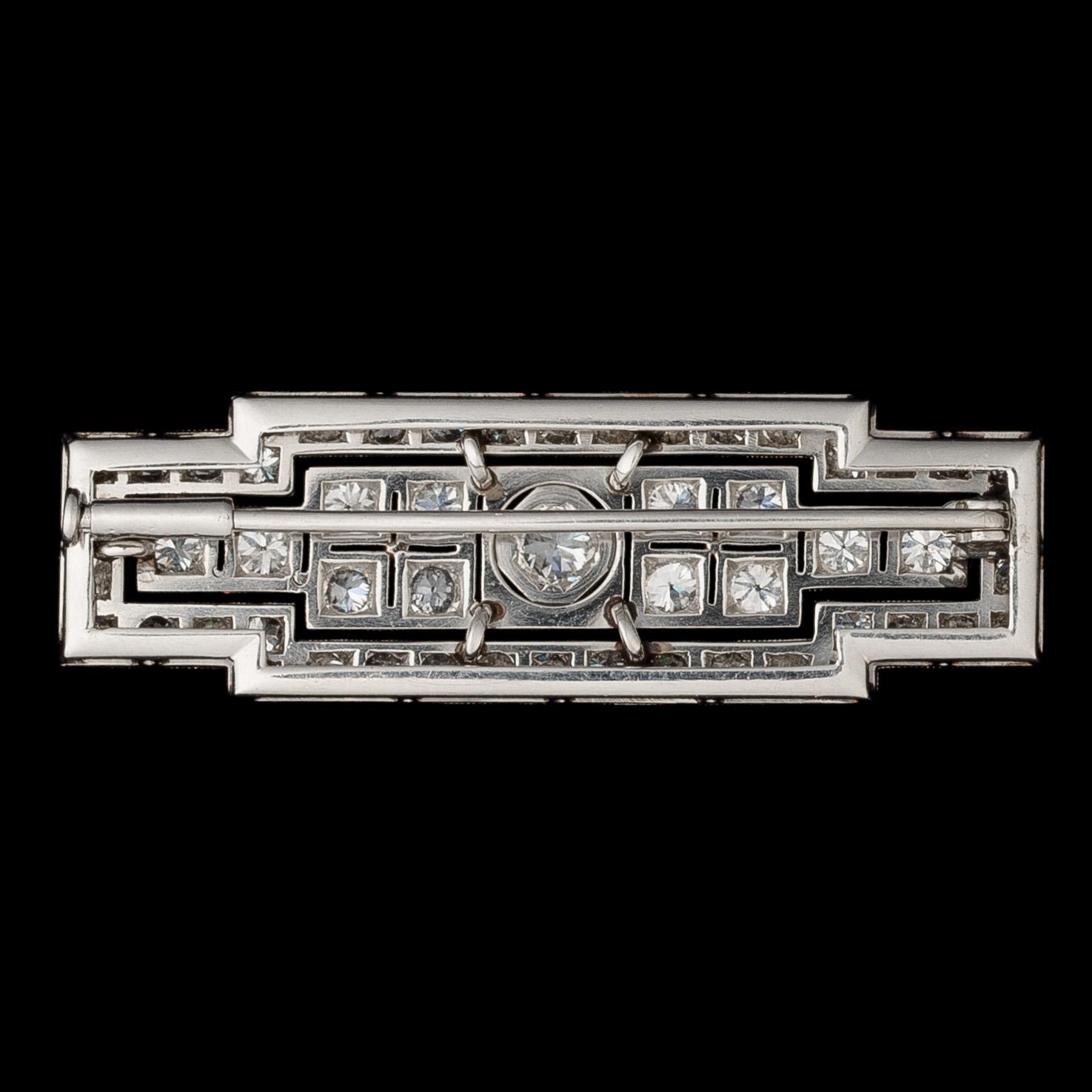 BROSCH, platina, briljantslipade diamanter. Art deco.