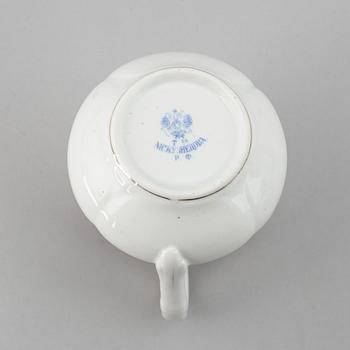 A Russian porcelaine tea set, Korniloff Brothers. (6 pc).