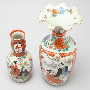 Two japanese porcelain vases, Meiji, (1868-1912).