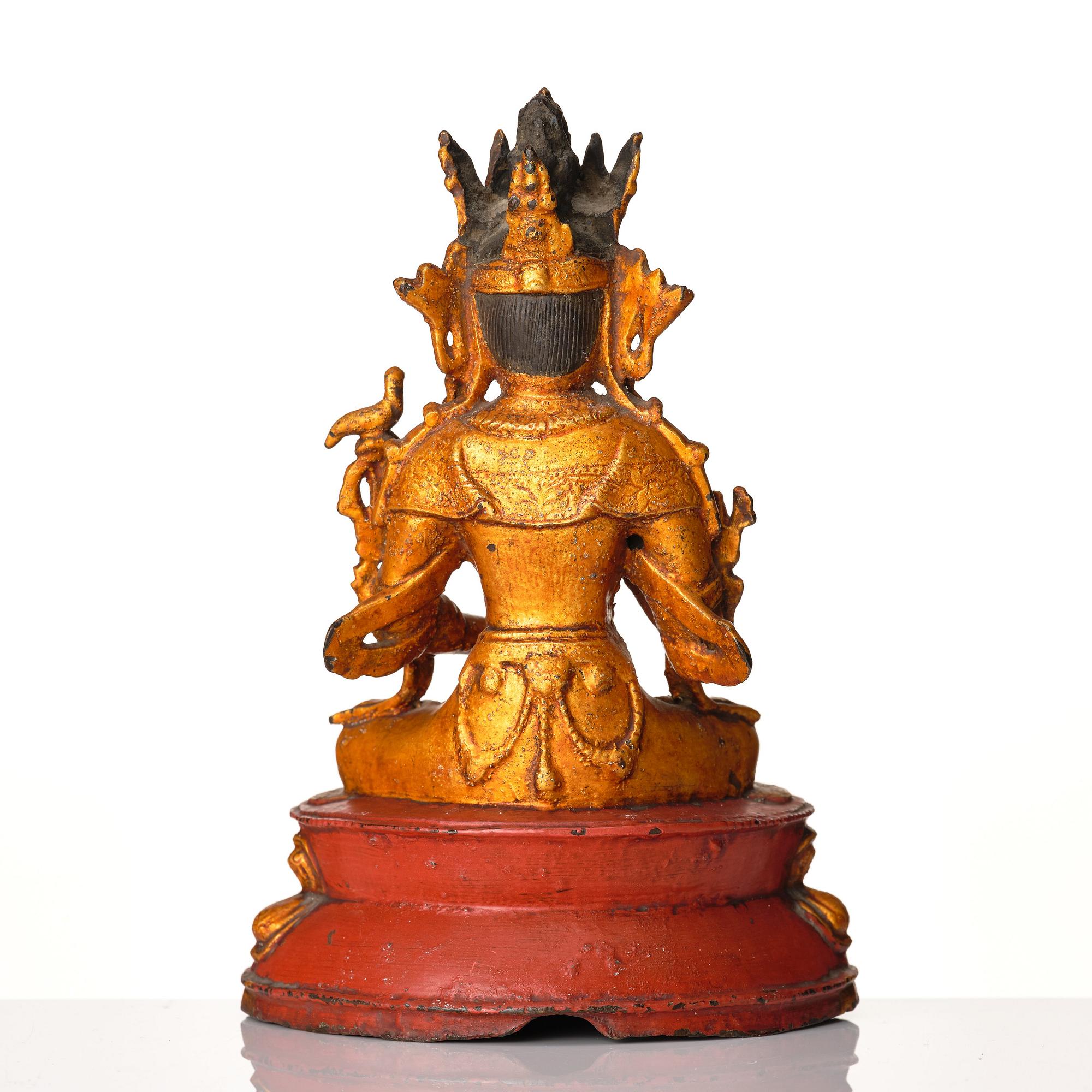 Avalokiteshvara, kallförgylld och lackerad brons. Mingdynastin (1368-1644).