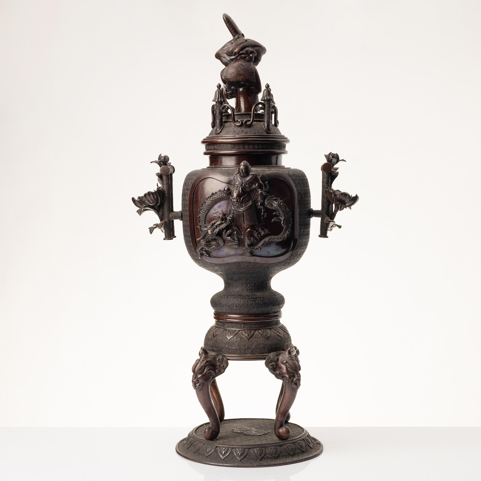 Rökelsekar, brons, Japan, Meiji (1868-1912).