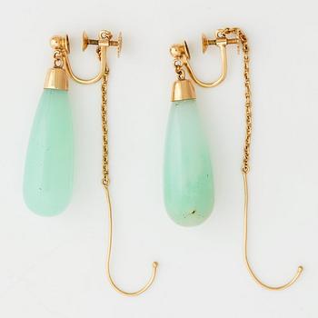 A PAIR OF EARRINGS.