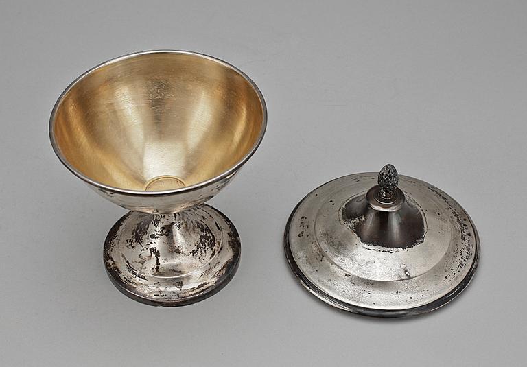 SKÅL med LOCK, silver, GAB, Stockholm, 1921. Tot vikt ca 344g.