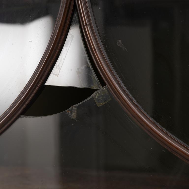 Display cabinet, England, early 20th century.