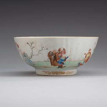 A famille rose punch bowl, Qing dynasty, Qianlong (1736-95).