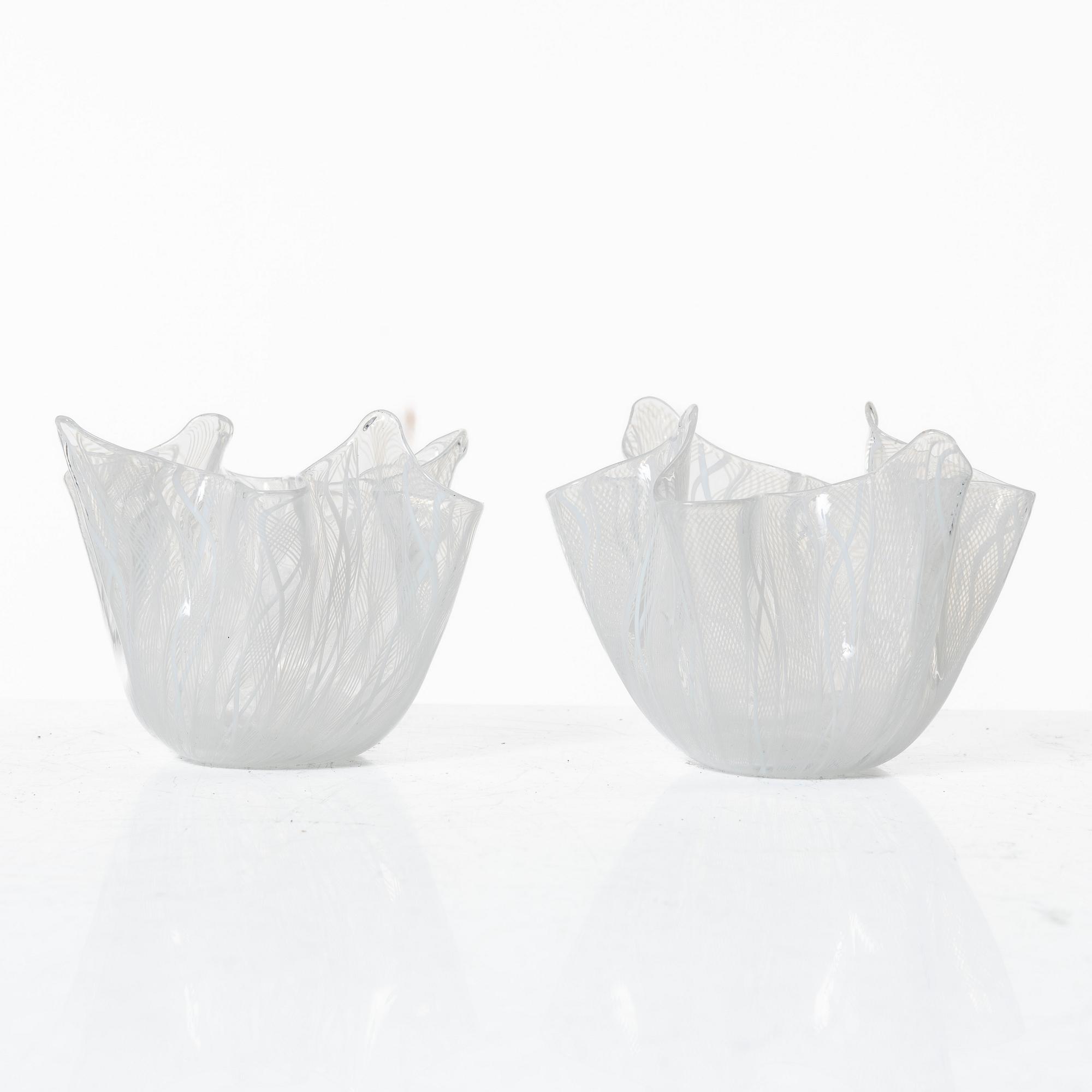 Venini, Fulvio Bianconi & Paolo Venini, skålar, ett par, "Fazzoletto", Murano, Italien, 1900-talets mitt.