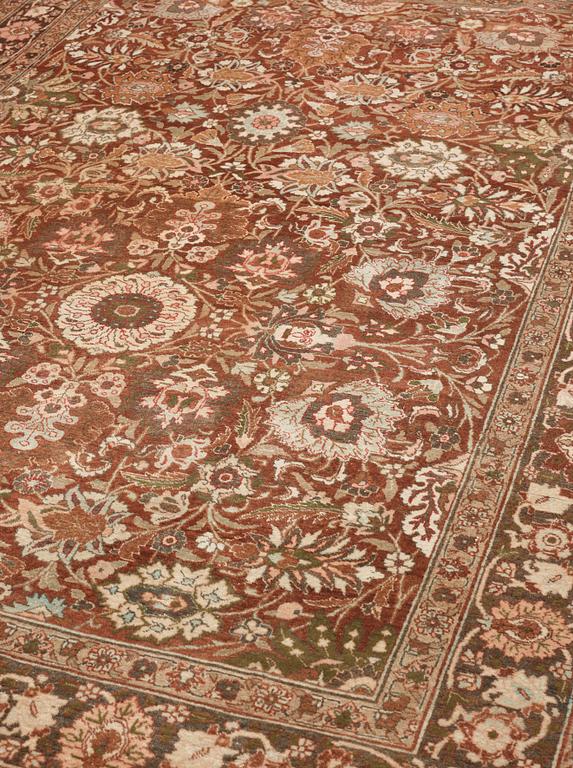 ANTIQUE TABRIZ. 334 x 238 cm.