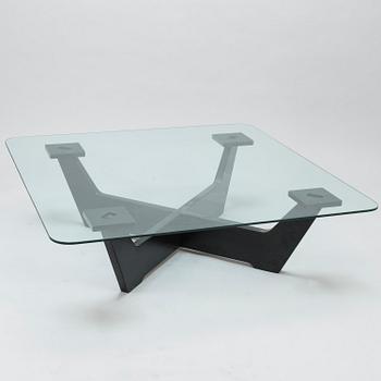 VILJO REVELL, a mid-20th century coffee table.