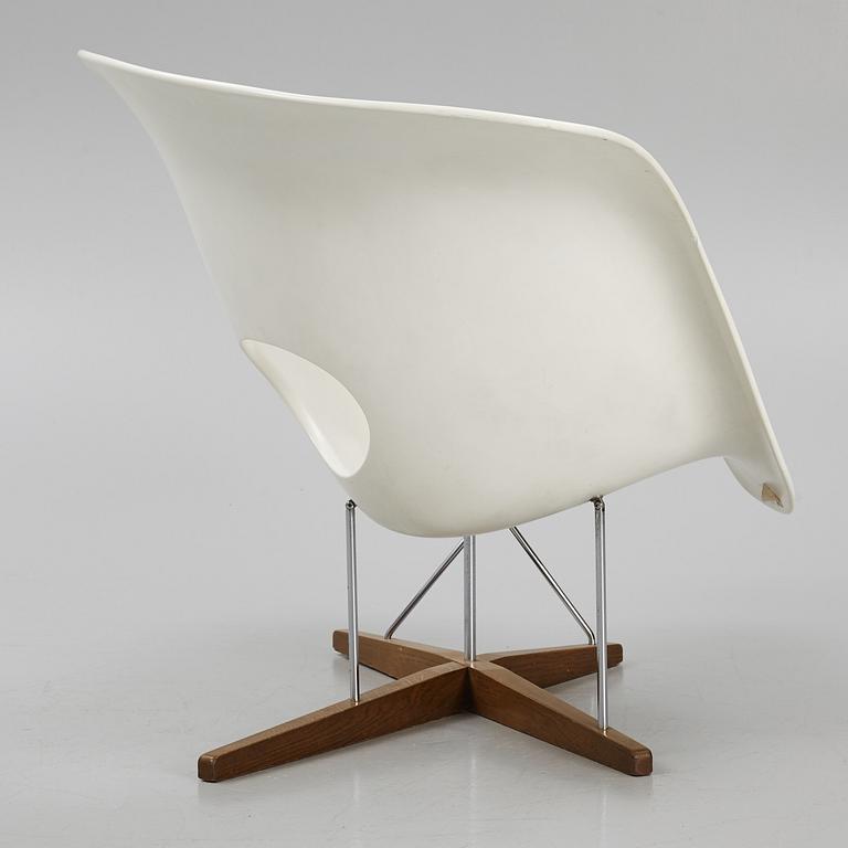 Charles & Ray Eames, lounge chair, "La Chaise", Vitra 2003.