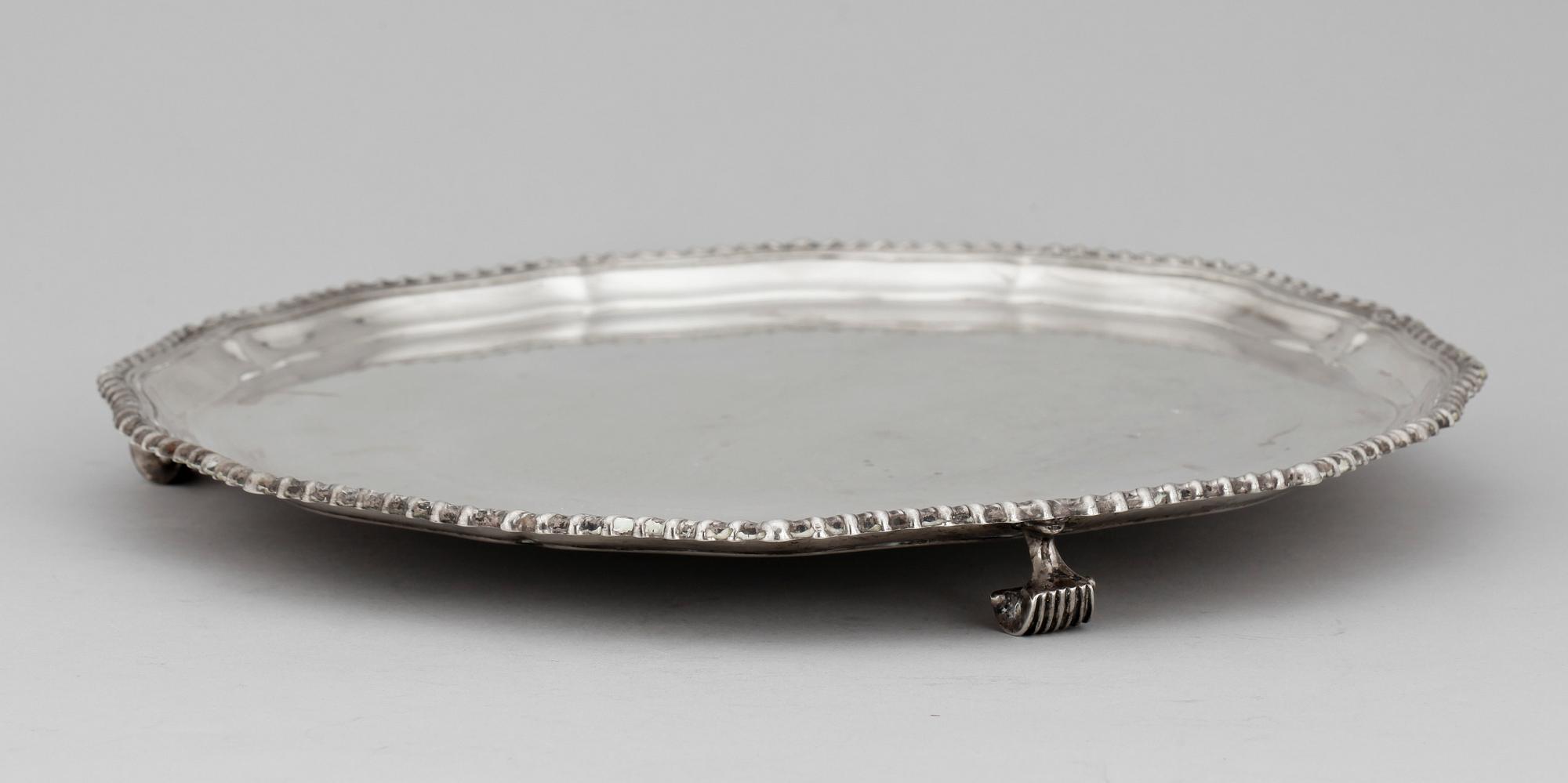 SALVER, silver, The Northern Goldsmiths Company, Birmingham 1938. Vikt ca 1200 g.