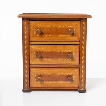 Miniatyrbyrå, 1900-talets början.