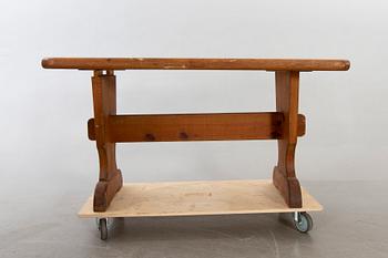 A five pieces 1930:s pine dining set.